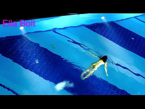 ❤️ എനിക്ക് കാണുന്നത് നിർത്താൻ കഴിയില്ല, ELLA BOLT റിസോർട്ട് പൂളിൽ നഗ്നയായി നീന്തുന്ന യുവ സുന്ദരിയെ പിടികൂടി ❤❌ അനൽ അശ്ലീലം ഞങ്ങളിൽ ❌